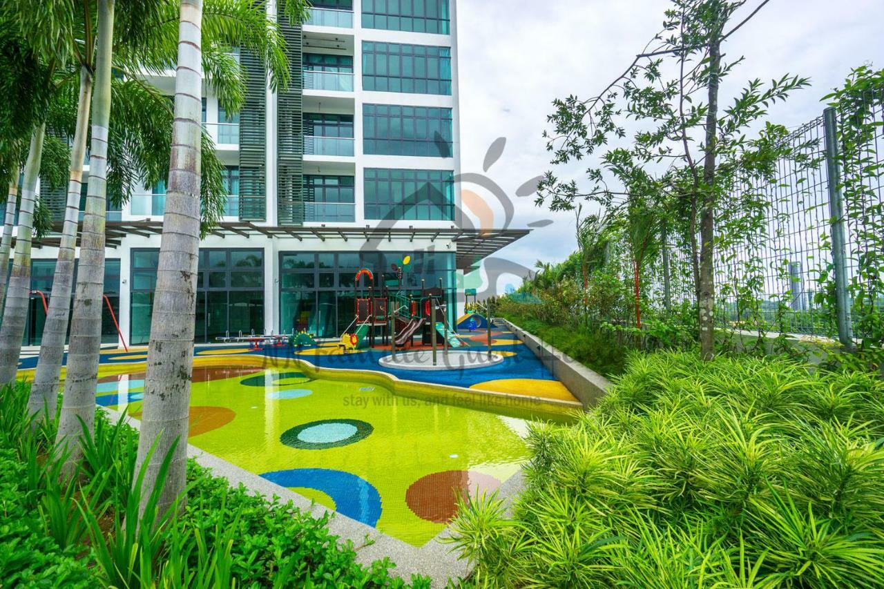 Nn Famille Guest House Pasir Gudang Eksteriør billede
