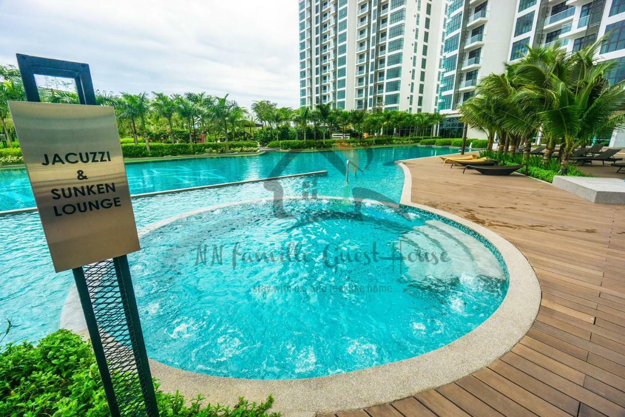 Nn Famille Guest House Pasir Gudang Eksteriør billede
